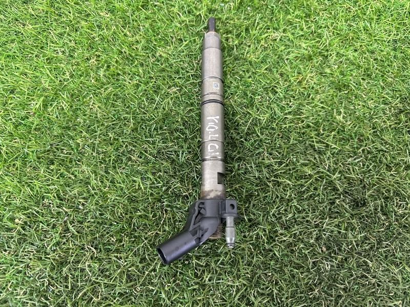 Форсунка топливная Volkswagen Touareg NF 3.0 TDI 2011