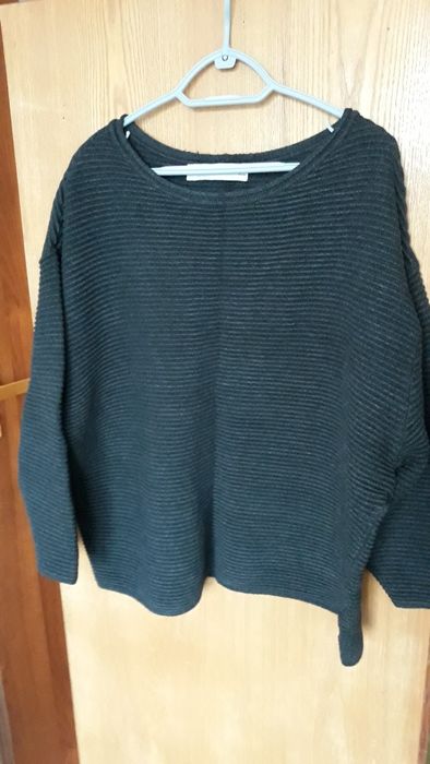 Grafitowy sweterek ZARA w prążki