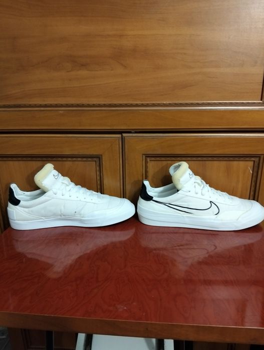 Взуття, кросівки Nike.