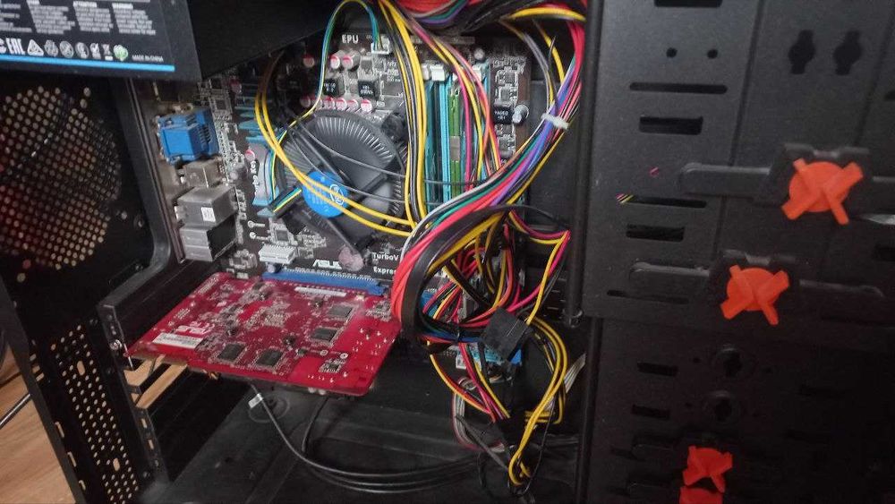 Настільний комп'ютер (Intel Core i5 650 / Asus Radeon HD5670 1GB)