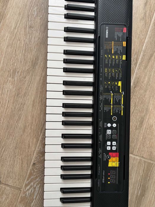 Keyboard Yamaha PSR-F52