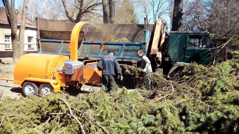 Вивезення смітя, розчистка територій, обрізка дерев