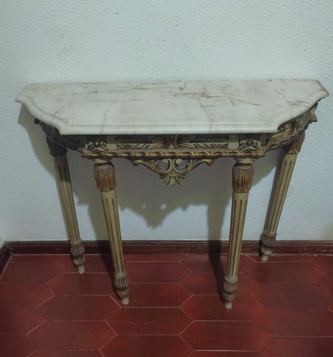 Mesinha de Hall em Mármore