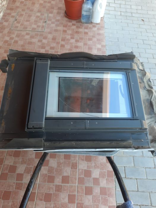 Janela de sótão da marca Okpol