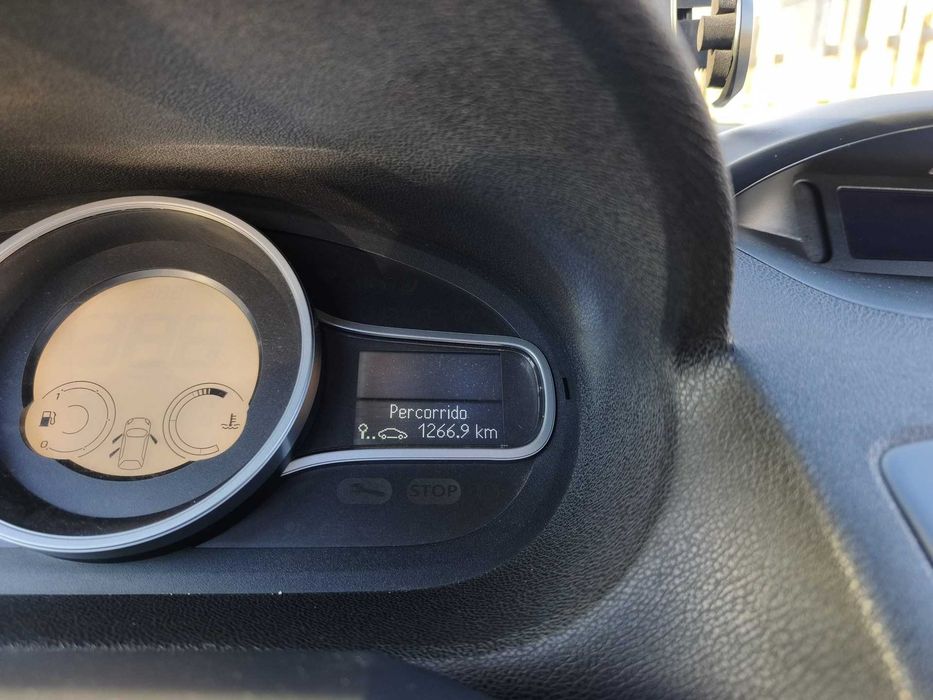 Renault Mégane 1.5 dCi 90cv Confort — 2011 — 142.700 km — Único dono
