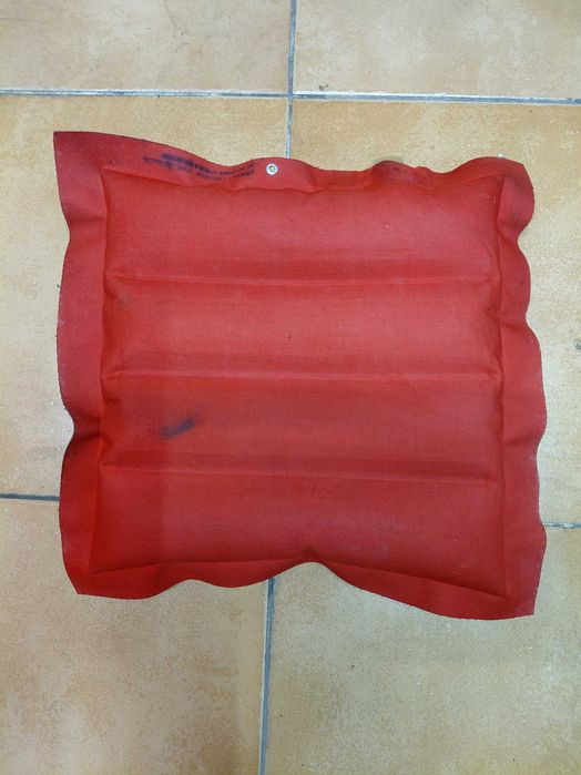 Almofada insuflável para praia/piscina