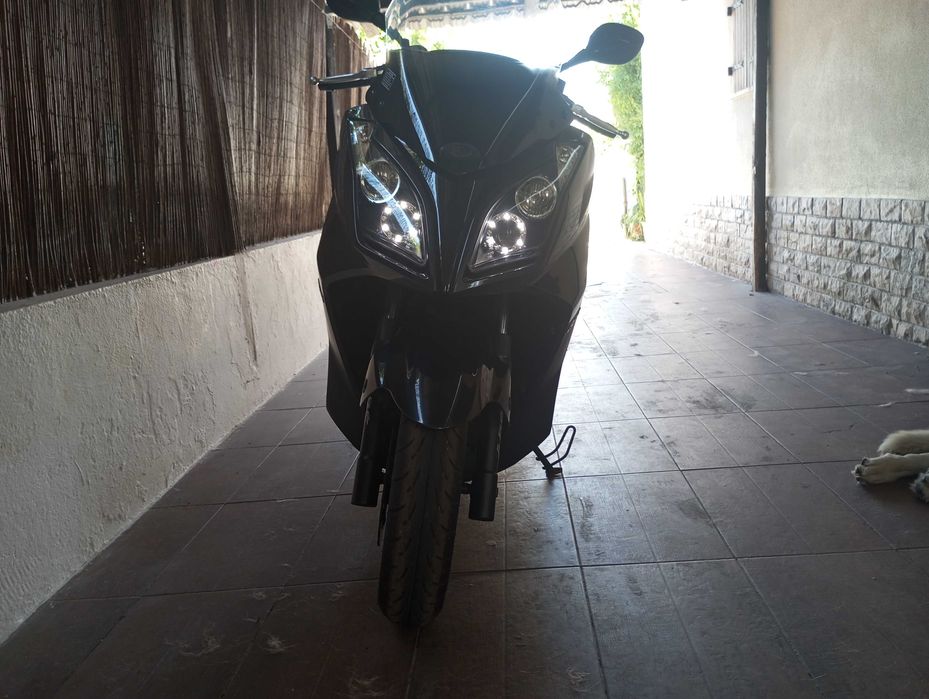 Mota/Maxi Scooter Kinco Donwtonw 300I