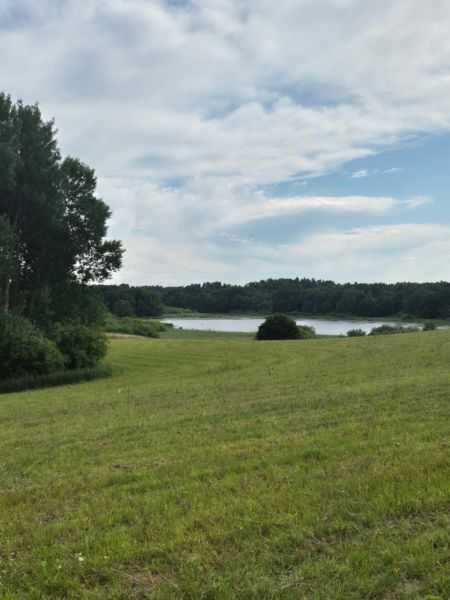 sprzedam działkę nad jeziorem