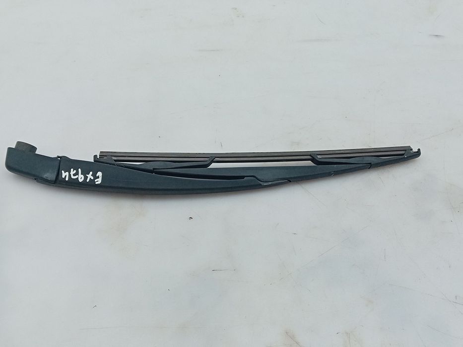 Haste / braço de escova limpa vidros trás PEUGEOT 208