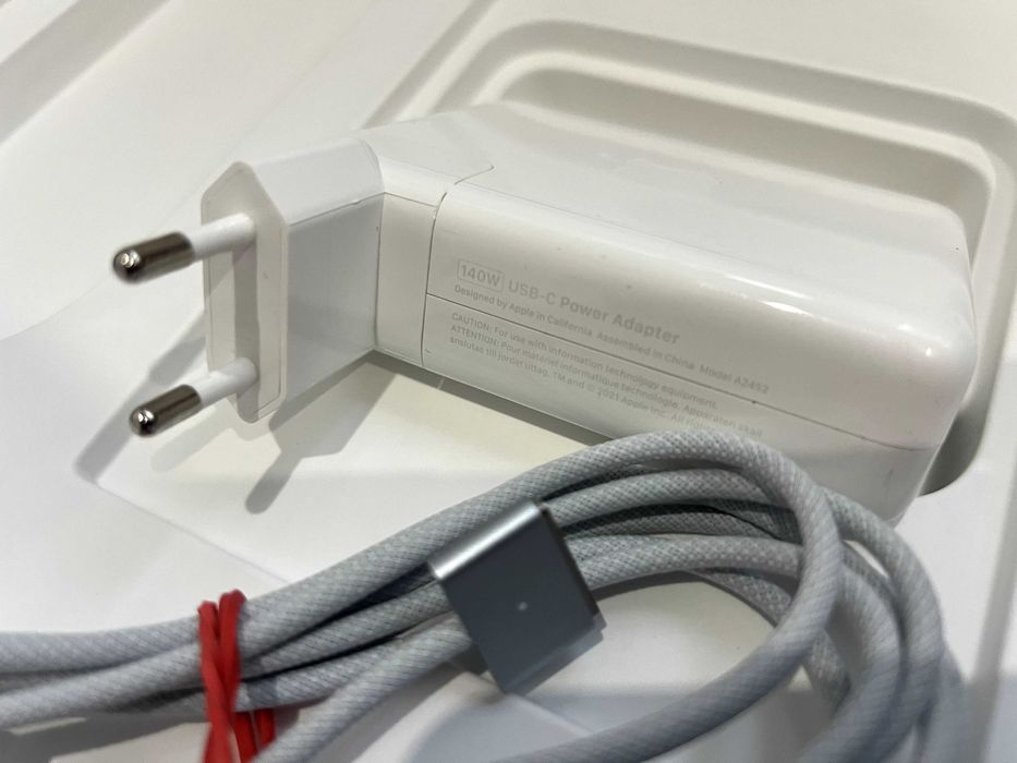 Macbook Pro 16 2021 M1 Pro 16 GB 1TB SSD A2485 Silver