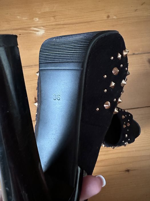 Босоніжки жіночі