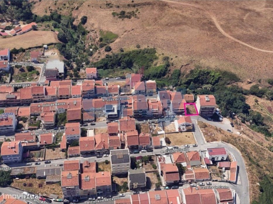 Terreno Urbano em Famões - Odivelas