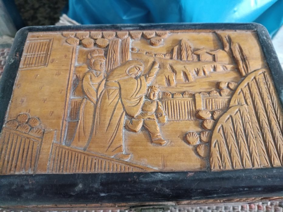 Guarda jóias em madeira trabalhada