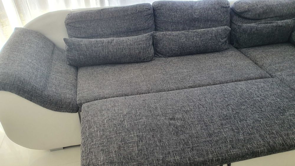 Sofa em pele sintetico e tecido