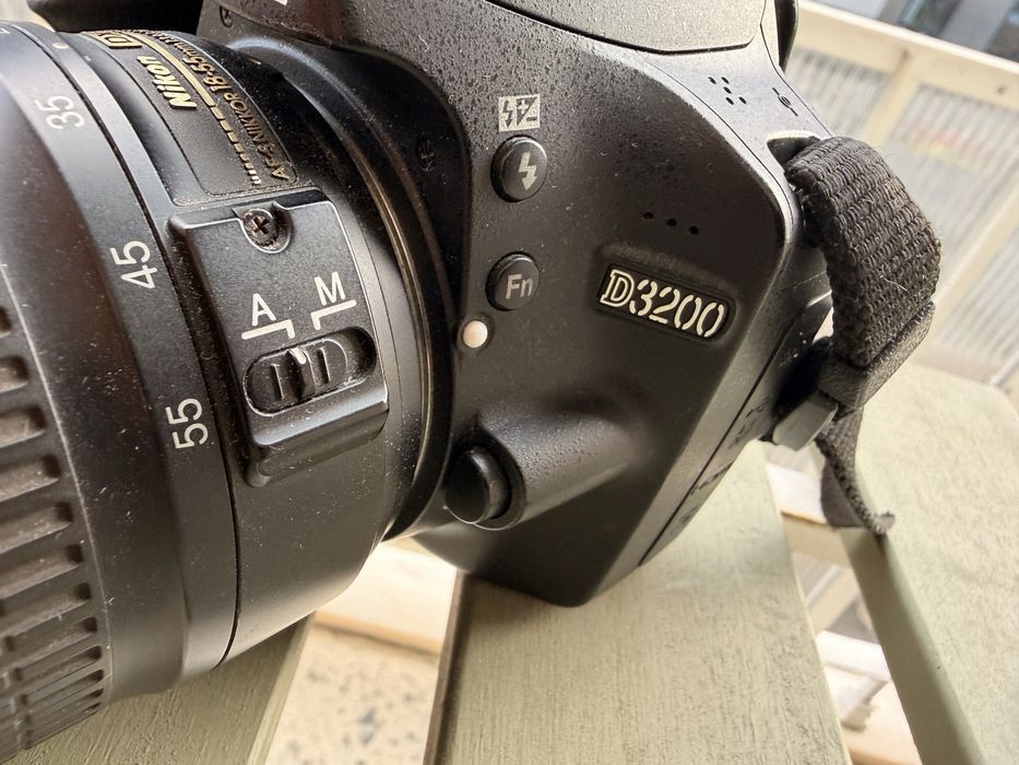Nikon D3200 + carregador