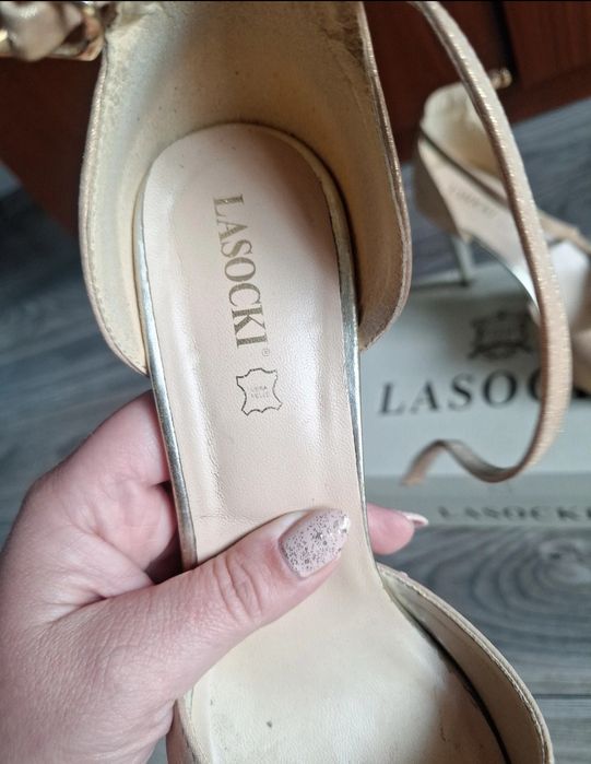 Złote sandałki szpilki 38 i 2/3 lasocki