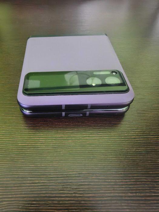 Motorola RAZR 40, bez śladów użytkowania