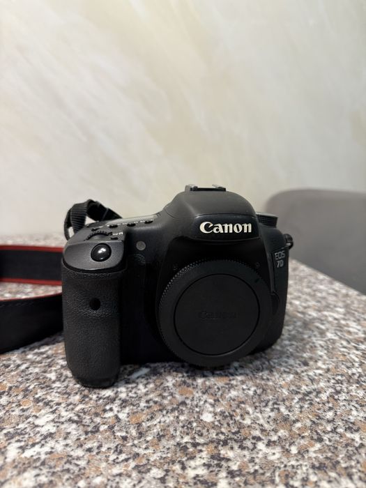 canon eos 7d - купити цифрові фотокамери - Ціна на OLX.ua