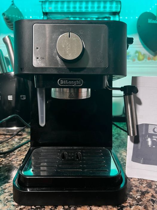 Máquina de Café Manual DELONGHI EC260.BK