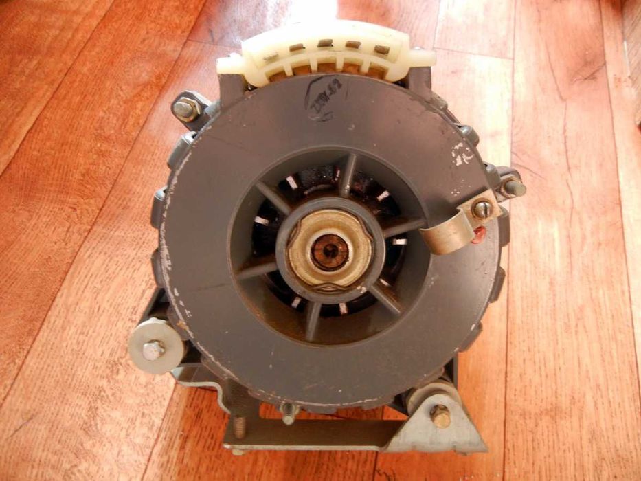 Электродвигатель асинхронный двухскоростной 220в