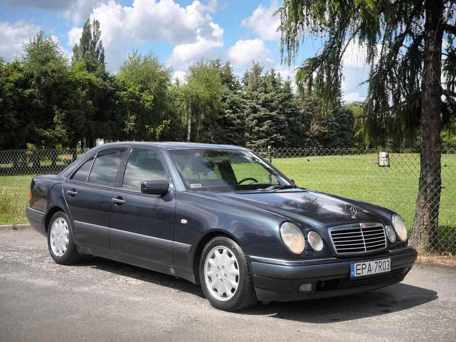 Mercedes-Benz E420 W210 Avantgarde 4.2 V8+LPG – 279 KM | 1996 Najlepsza cena w Europie