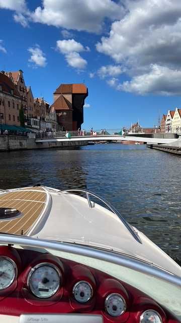 Na sprzedaż piękna motorówka Cortina 620