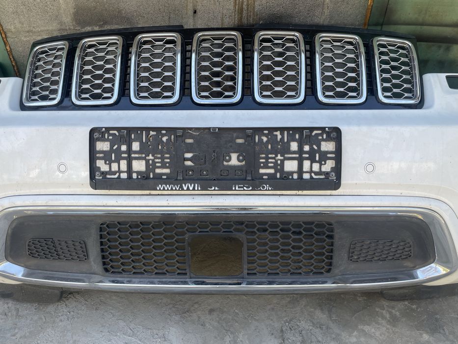 Бампер Jeep Grand Cherokee