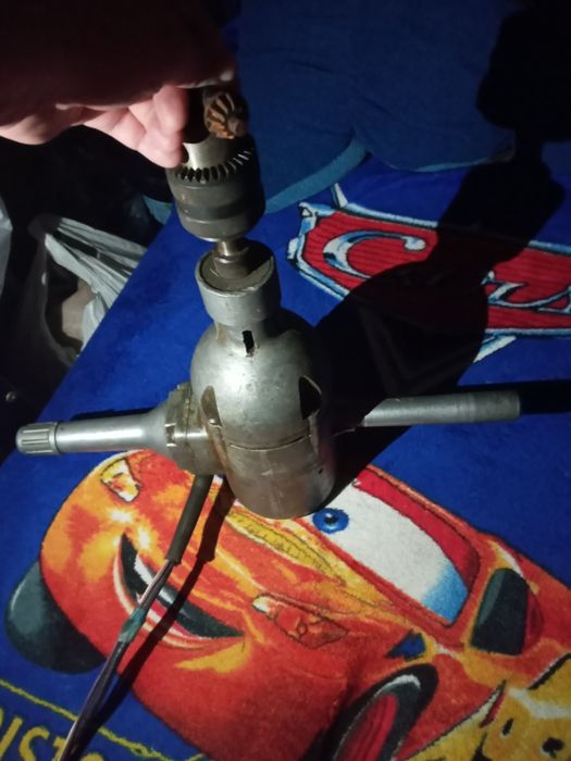 Дрель/бур/сверло