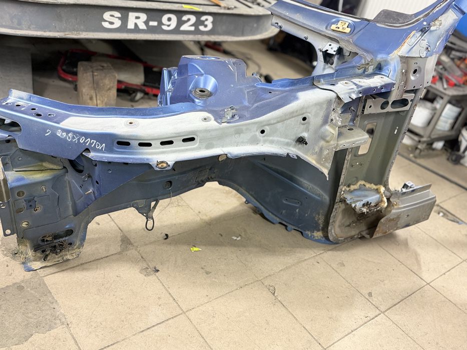 Volvo XC60 2017+ стакан,ланжерон