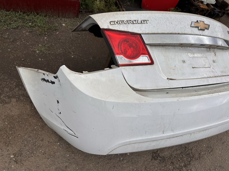 Задний бампер Шевроле Круз