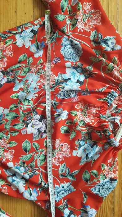 Sukienka H&M midi czerwona kwiatowa komunia