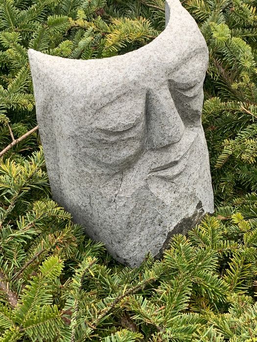 Rzeźba w granicie wys-31 cm