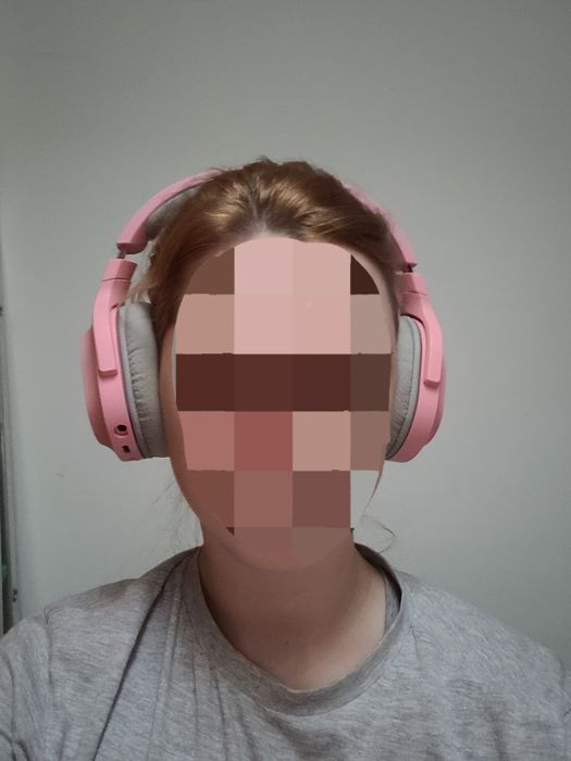 Pink Razer Barracuda X