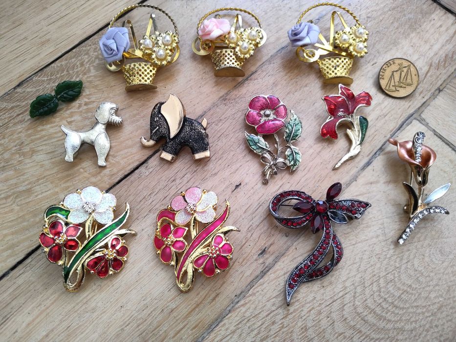 Broszki, rożne wzory