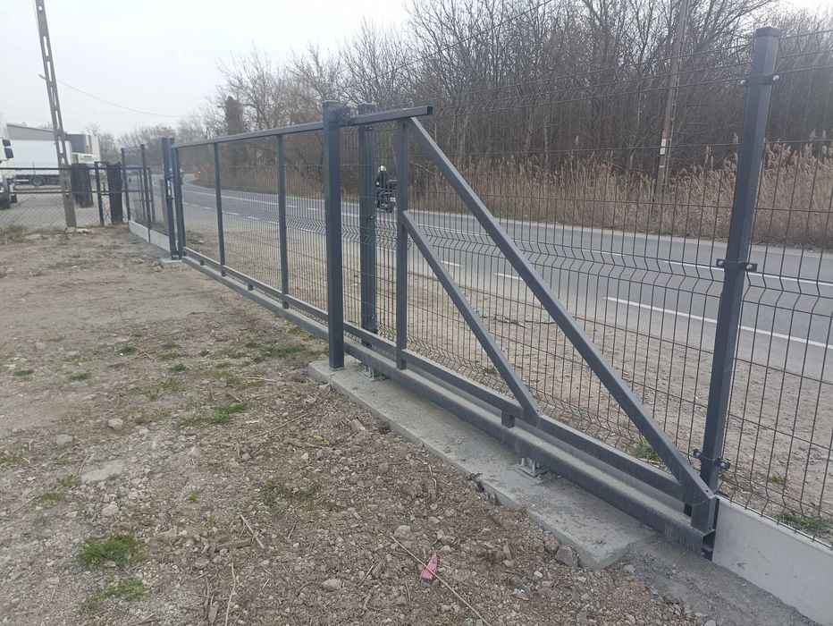 Brama przesuwna grafit ( 4mb) +3 słupki , 2500 zł