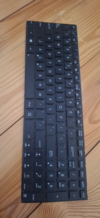 Klawiatura uszkodzona Asus X551C