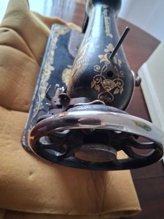 Máquina de coser Singer muito antiga