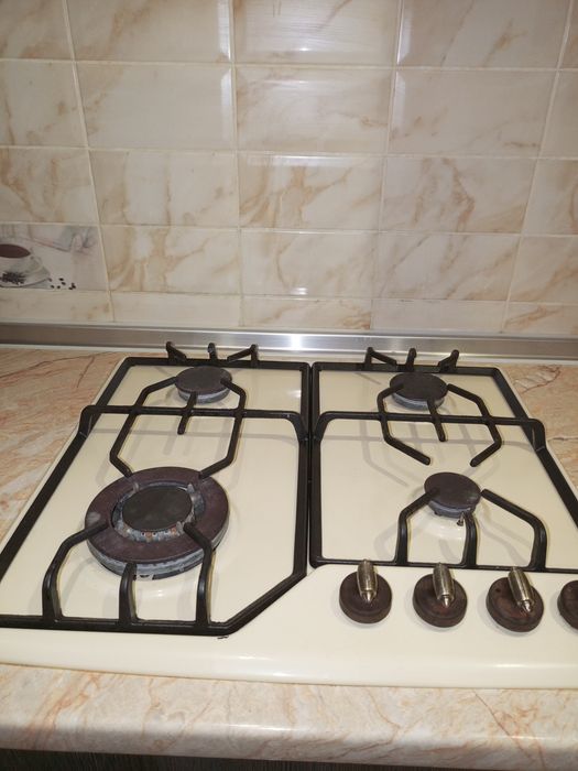 Продам газову поверхню.