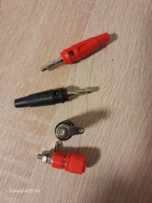 XT- 60 ,  банани, крокодили