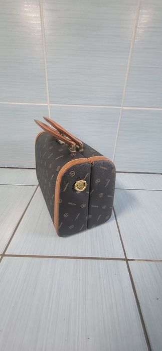 Valentino - kuferek + kosmetyczka - super stan