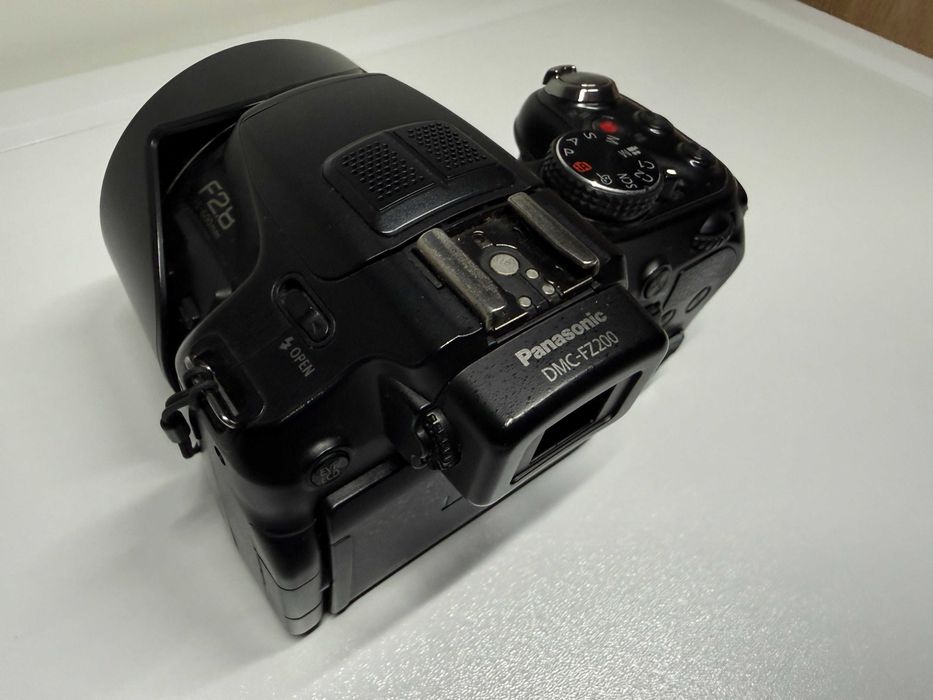 Panasonic Lumix FZ200