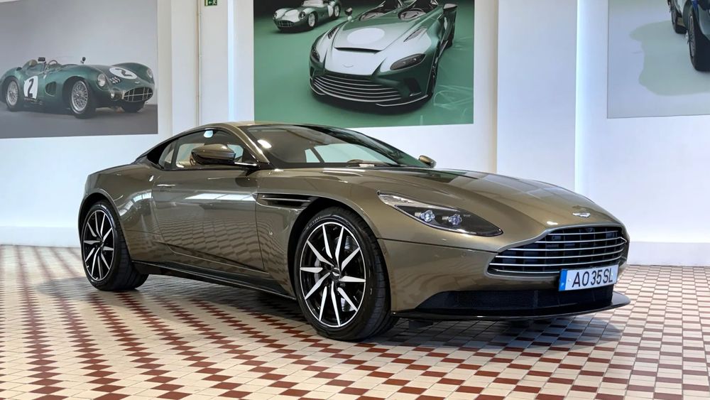 Aston Martin DB11 Coupé V12 AMR