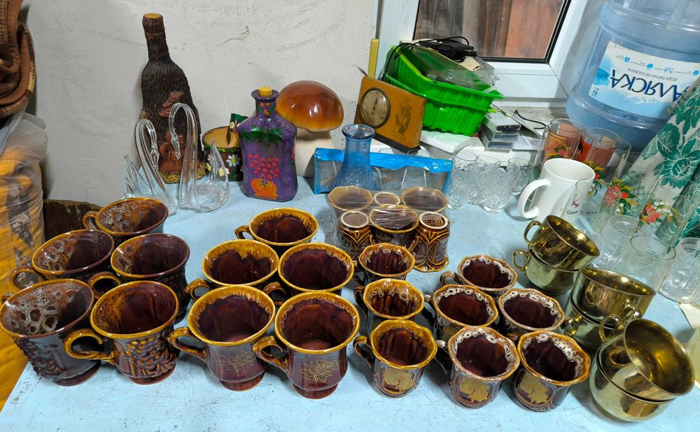 Посуд тарілки чашки блюда