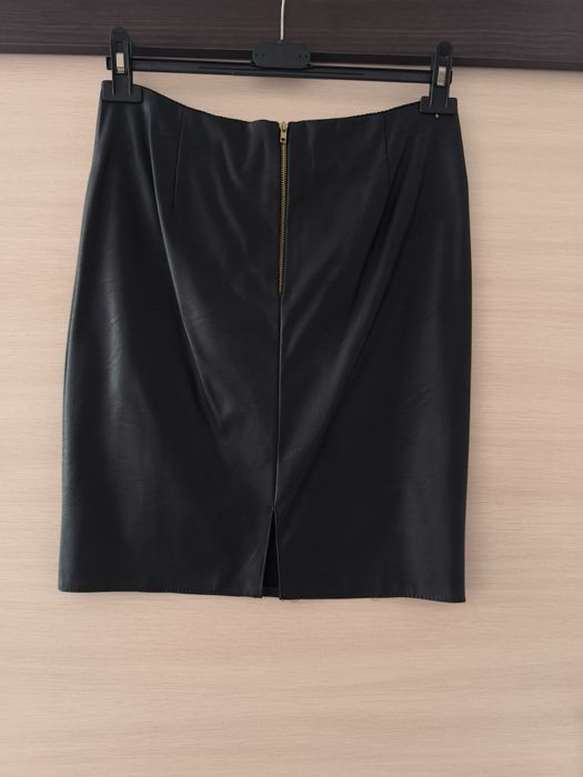 Czarna spódniczka z ekoskóry rozmiar M