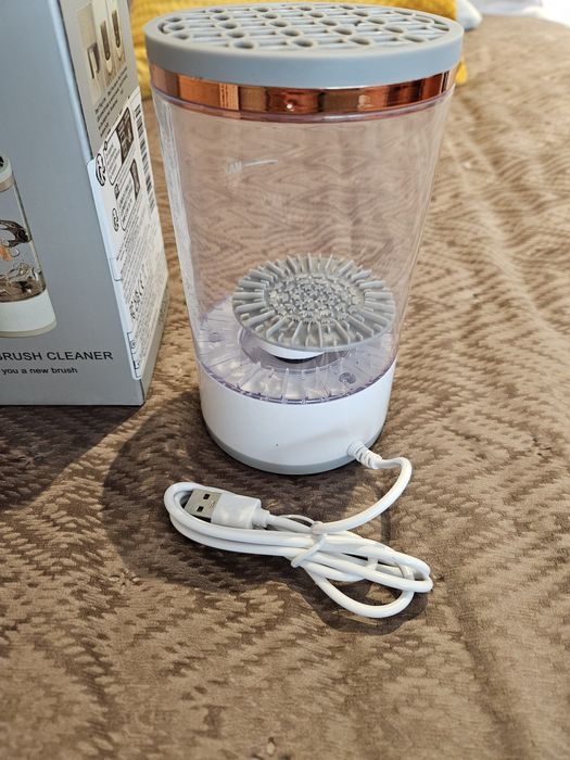 Makeup Brush Cleaner