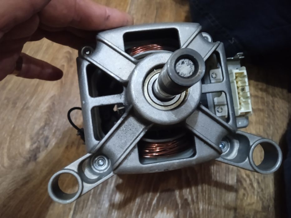 Двигатель от стиральной машины Candy
