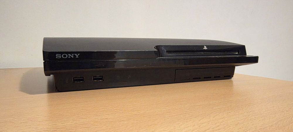 Playstation 3 Slim 160gb + Comando + Jogo