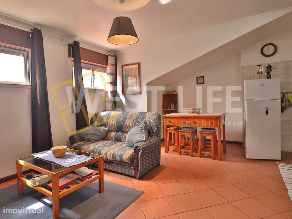 Apartamento T2 - no Centro de Santa Cruz a 150 metros da Praia - EX...