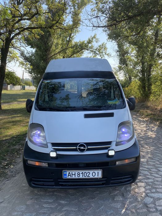 Продам Opel Vivarо в хорошем состояние на полном ходу