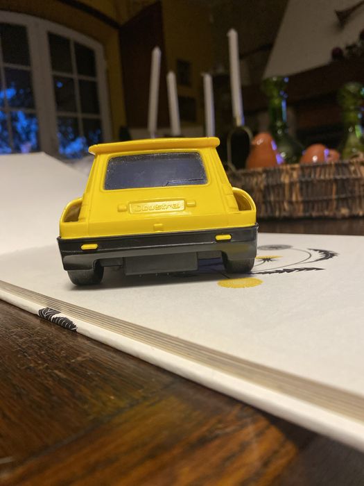 Renault 5 Maxi Turbo. Made in France. Modelo a fricção. Anos 80